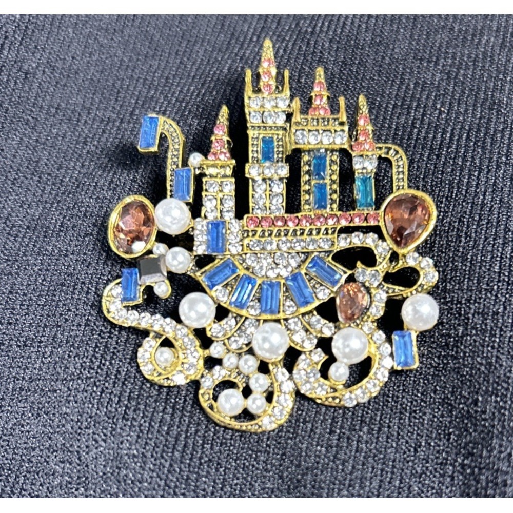Costume Designer Style Cinderella Castle Rhinestone Pearl Pin Brooch - Picture 1 of 4